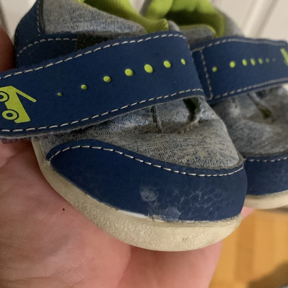 EUC See Kai Run toddler 4 sneakers - Picture 4 of 4